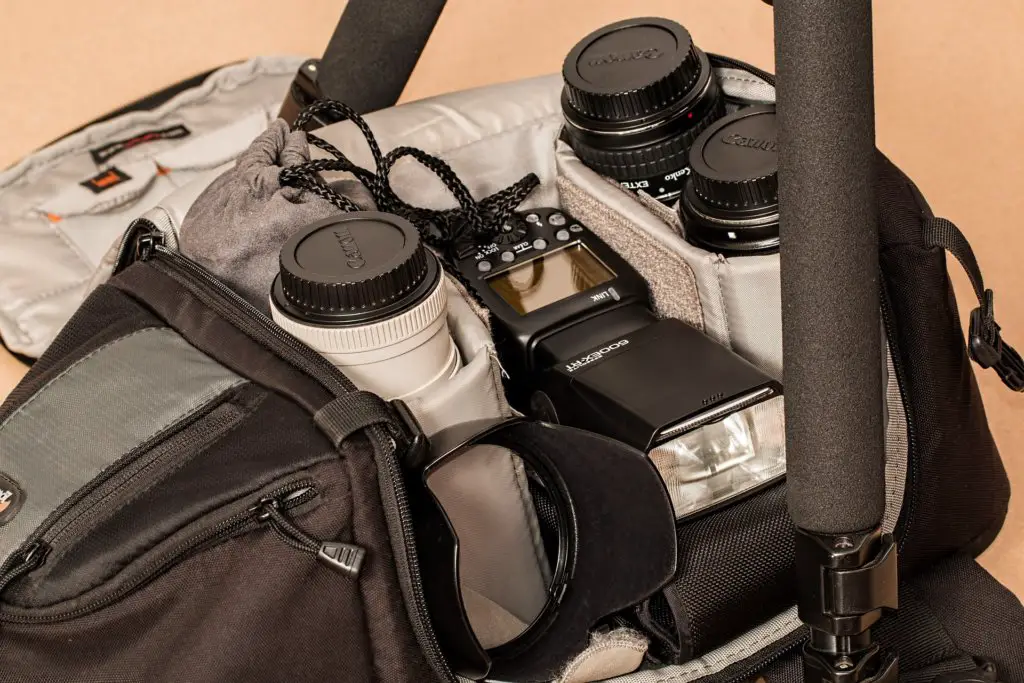 lowepro slingshot camera bag